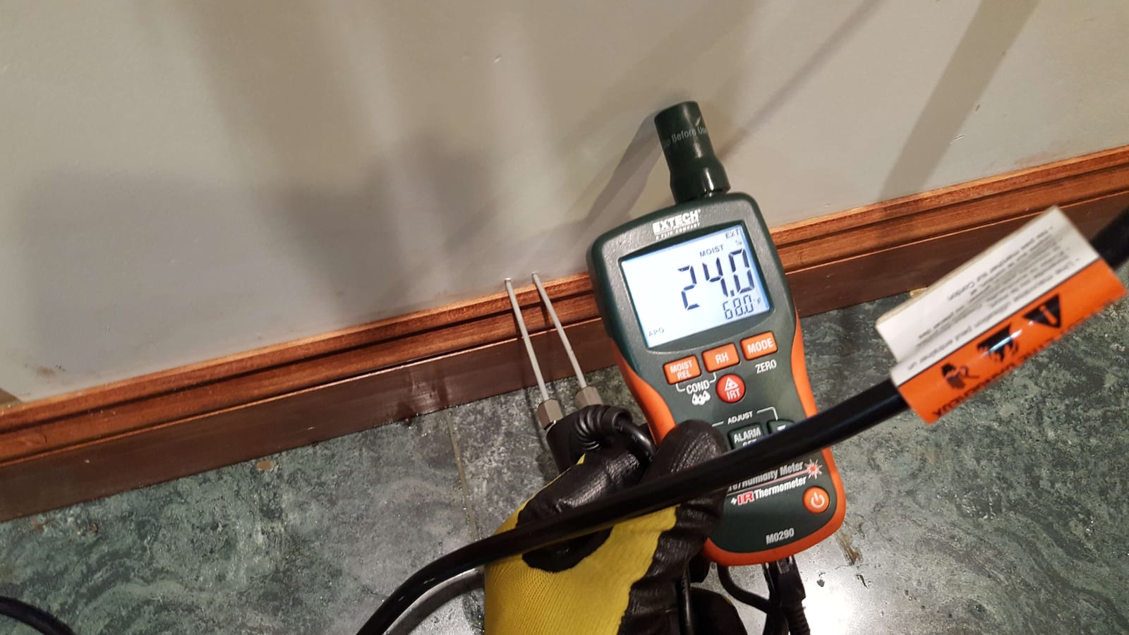 Extech Pin-Type Meter (24% MC)